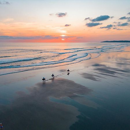 Sunset Del Mar Beach Resort 에스테릴로스 에스테 외부 사진